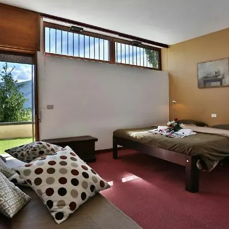Villa Sleeps 8 Pool