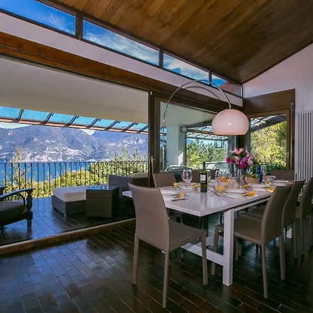 Sleeps 8 Pool Villa