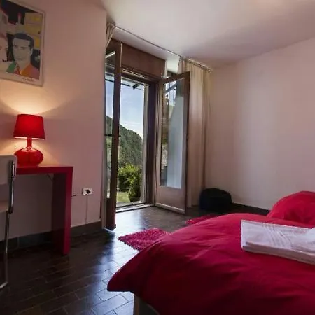 Villa Sleeps 8 Pool