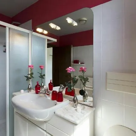 Sleeps 8 Pool Villa *