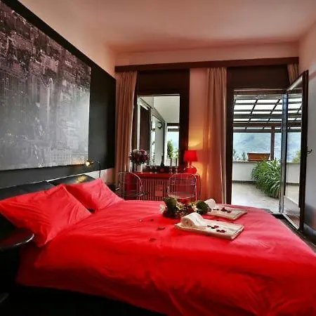 Villa Sleeps 8 Pool